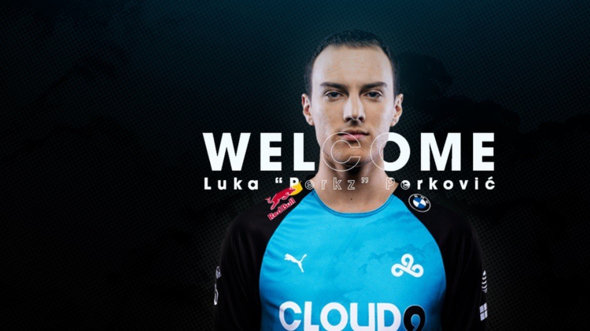 39летняя учительница из Лестера стала стримером Cloud9