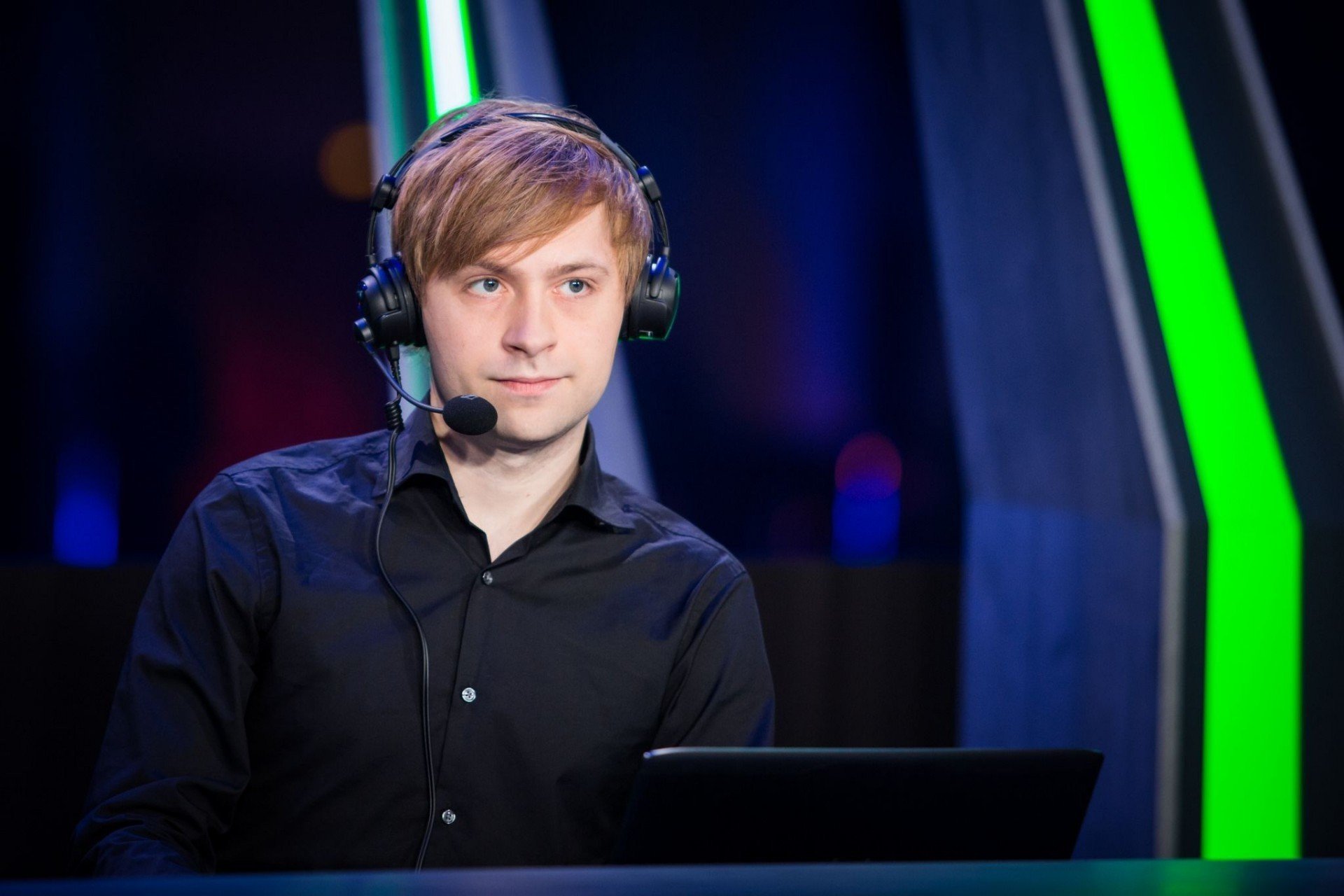 NS проанализировал Mage Slayer и сравнил его с Hood of Defiance