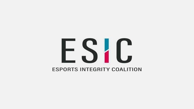 ESIC отменила бан за использование бага с камерой одному из тренеров