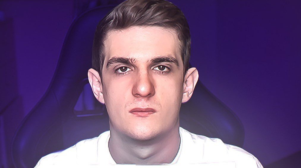 Twitch разбанил канал Evelone
