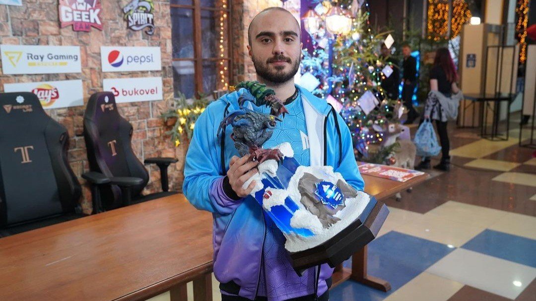 KuroKy ILTW живет Dota 2 и очень предан ей