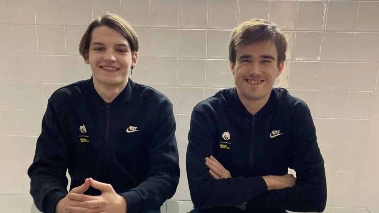 Team Spirit выиграла первый матч на The International 10