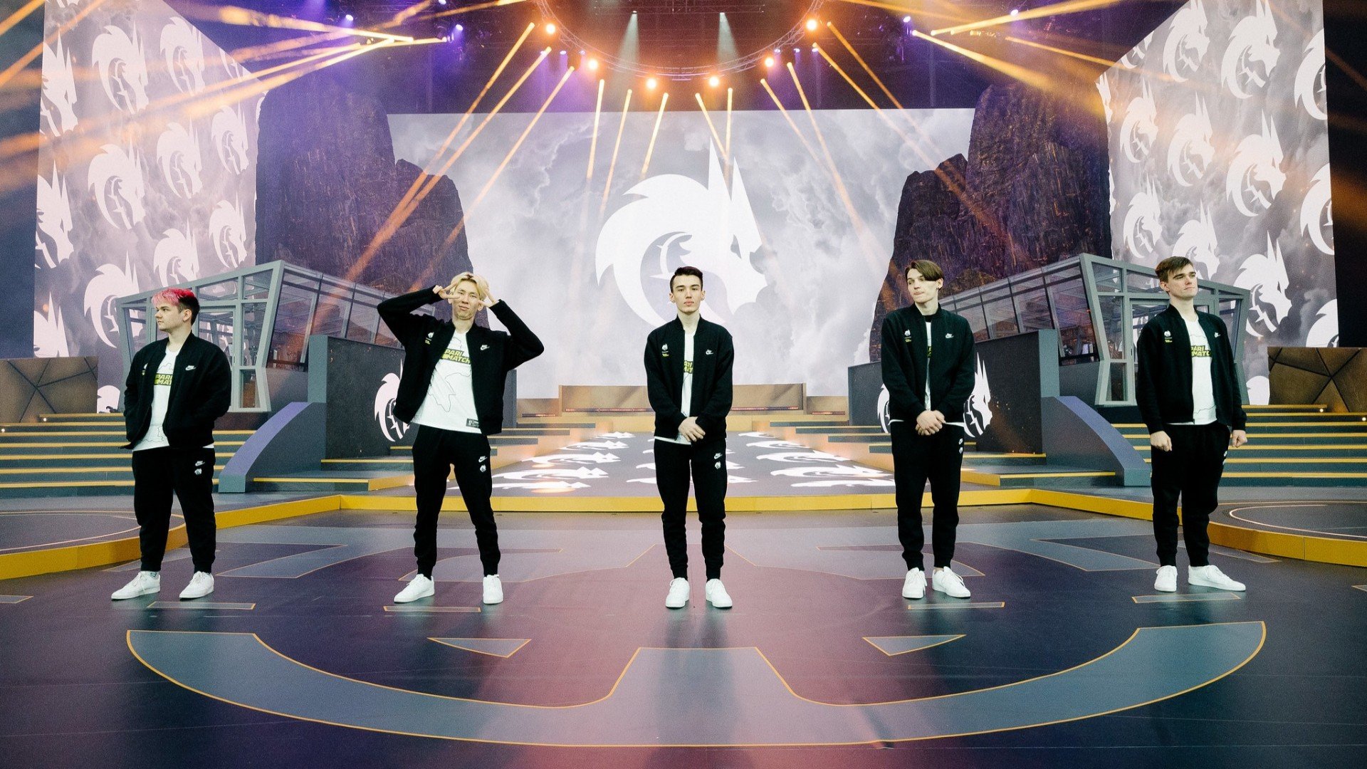 Сенсации не случилось  IG переиграла Team Spirit на The International 10