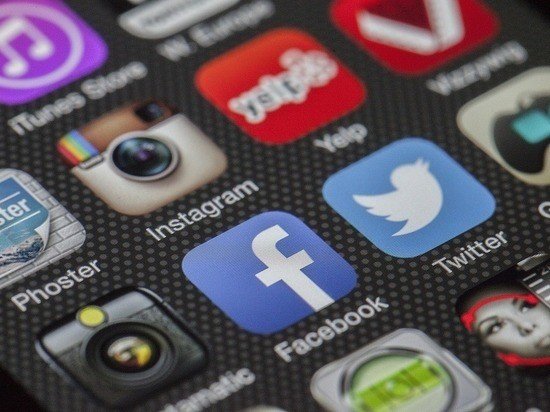 Facebook изменит название