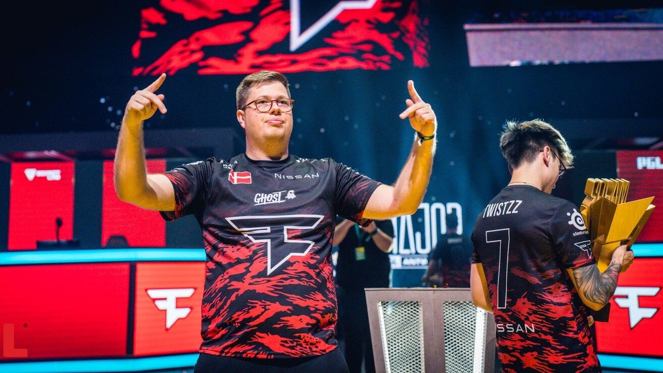 Прогноз на матч FaZe Clan против ENCE на CS Asia Championships 2023