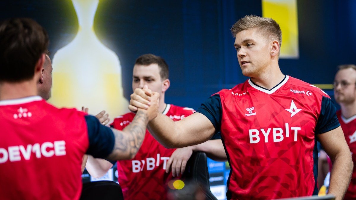 Прогноз на матч Complexity против Astralis на Blast Premier Fall Final 2023