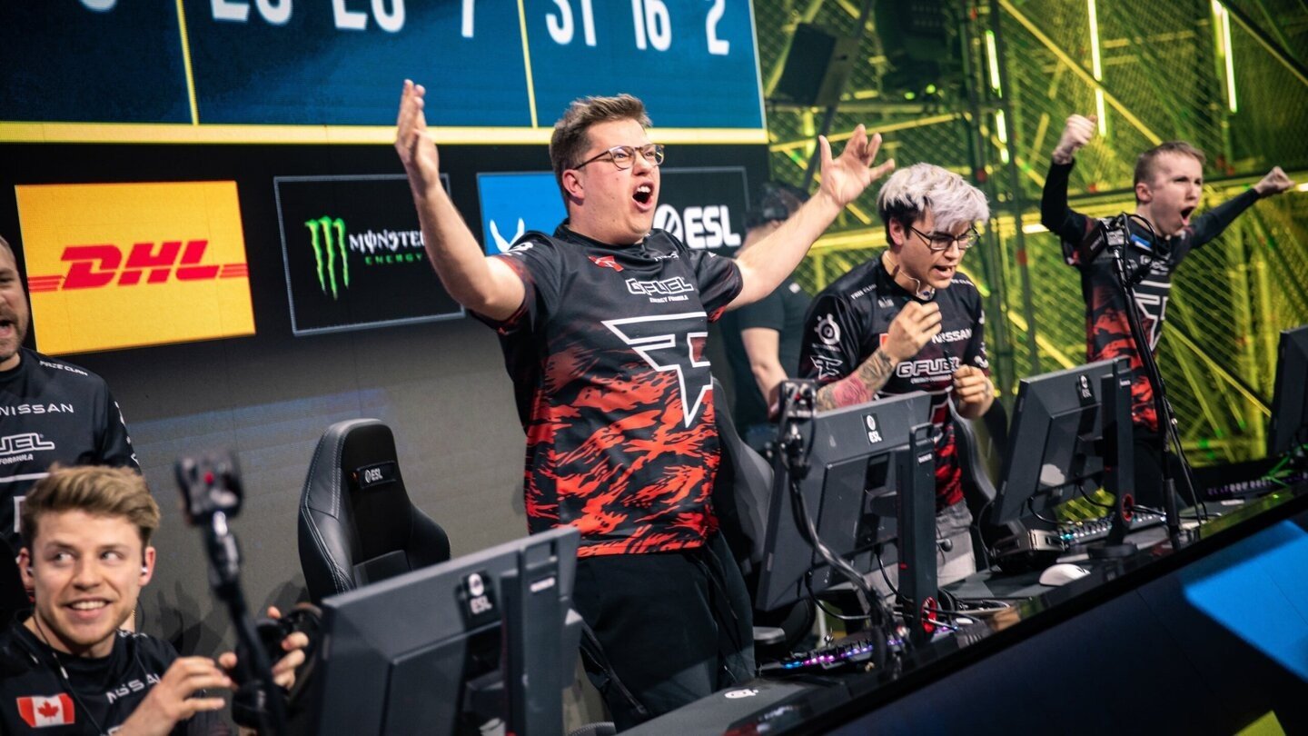 Прогноз на матч FaZe Clan против Complexity на Blast Premier Fall Final 2023