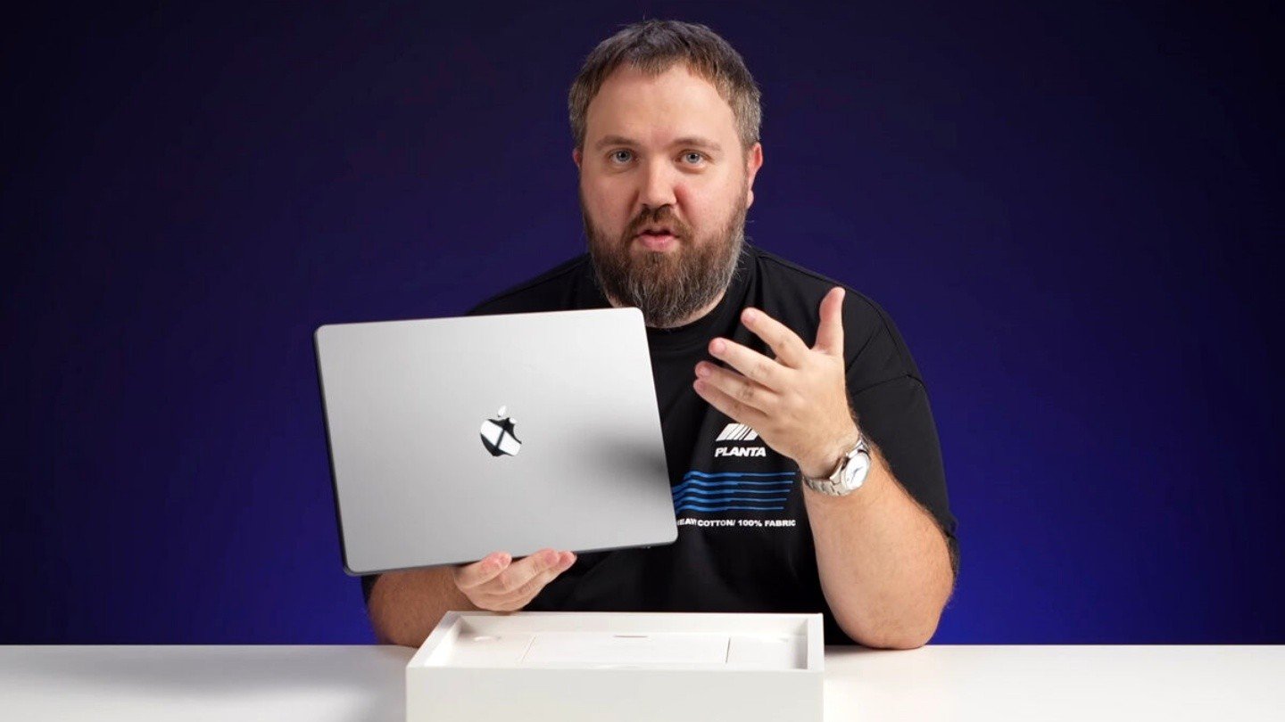 Российский блогер Wylsacom первым в мире показал новый MacBook еще до анонса