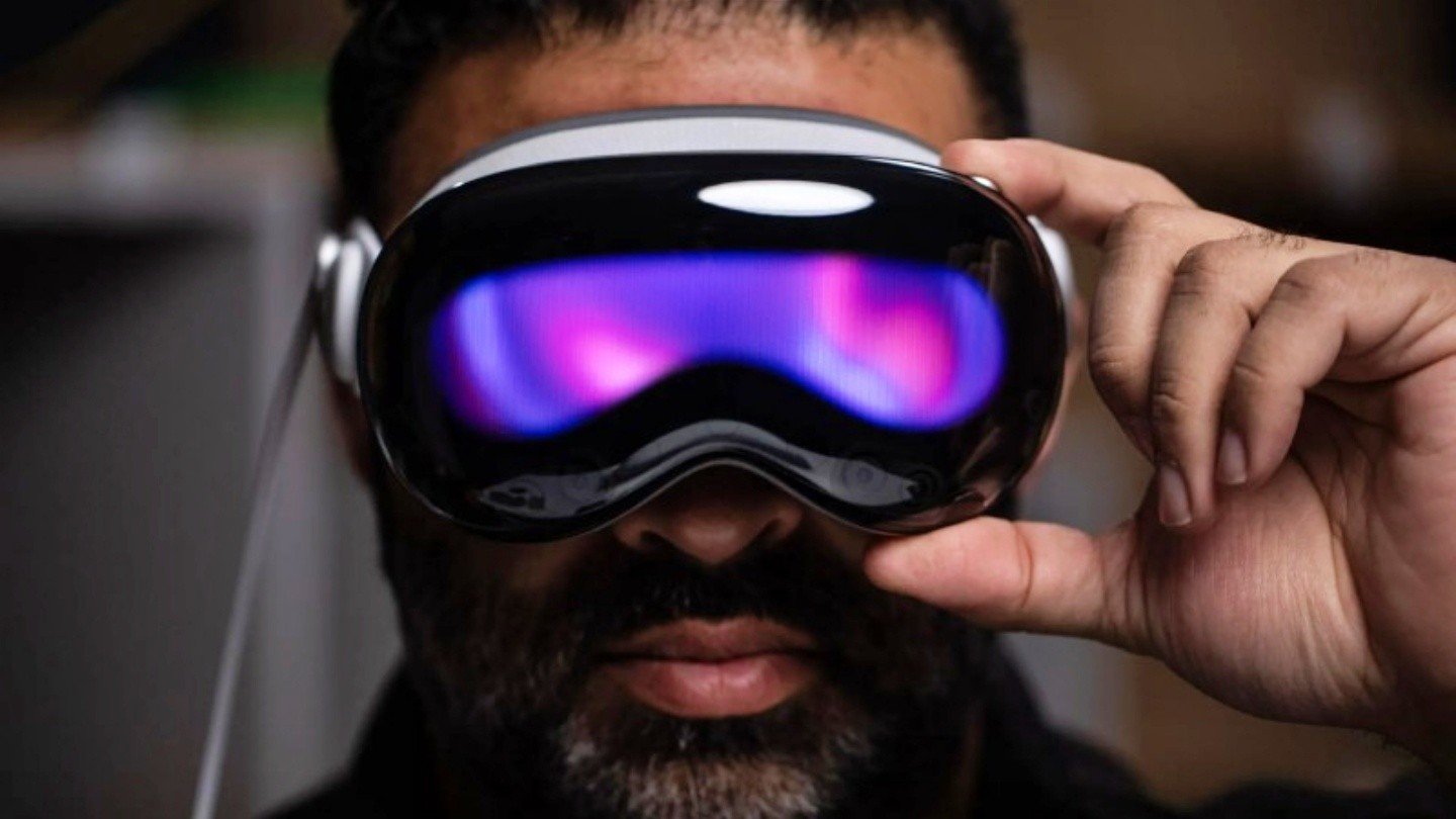 Apple Vision Pro в России начнут продавать от 580 тысяч рублей