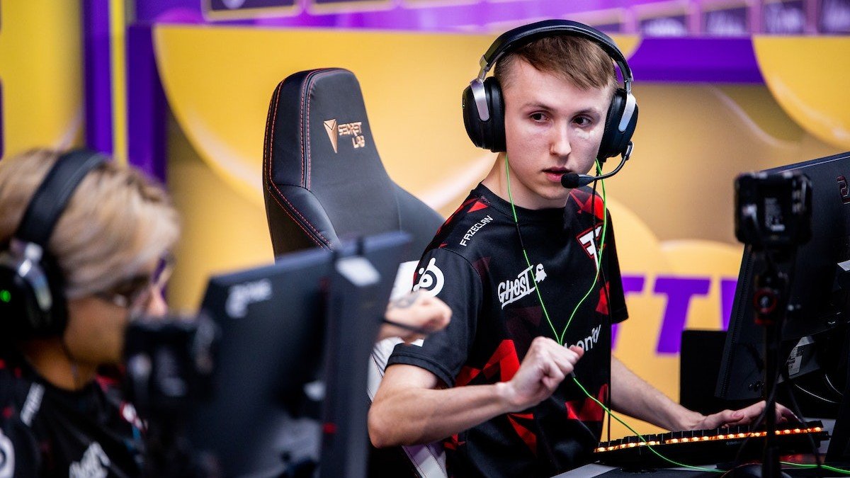 MOUZ против FaZe Clan  прогноз на полуфинал IEM Katowice 2024