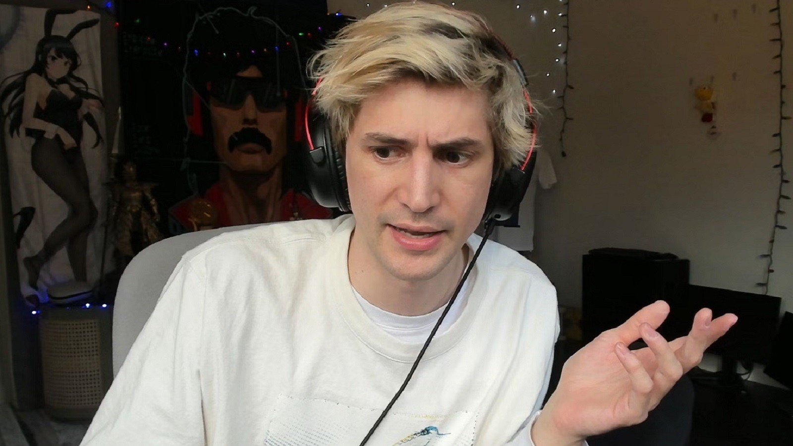 Популярного стримера xQc забанили на сервере DayZ  никто не знает почему