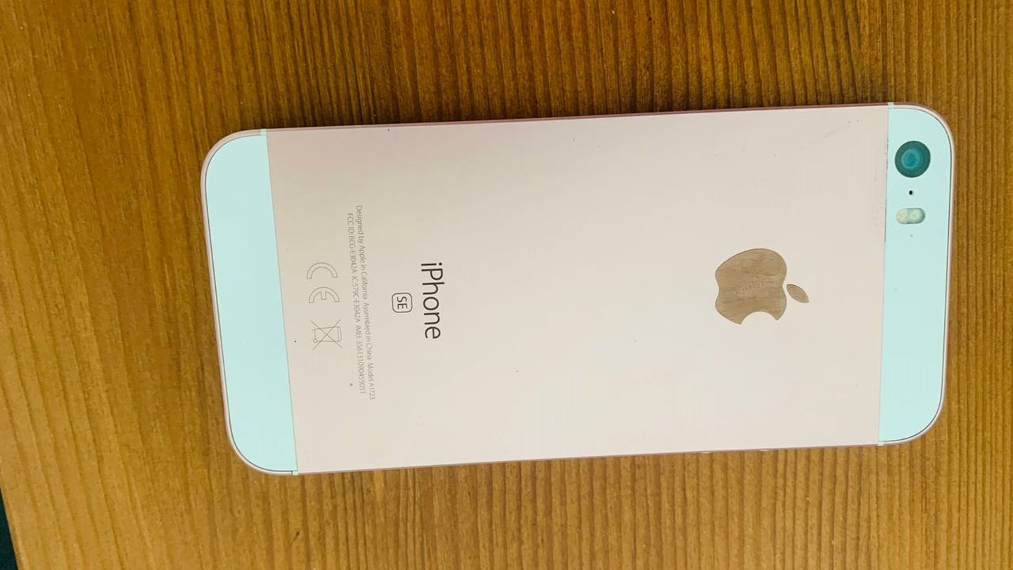 Источник: CQ / iPhone SE