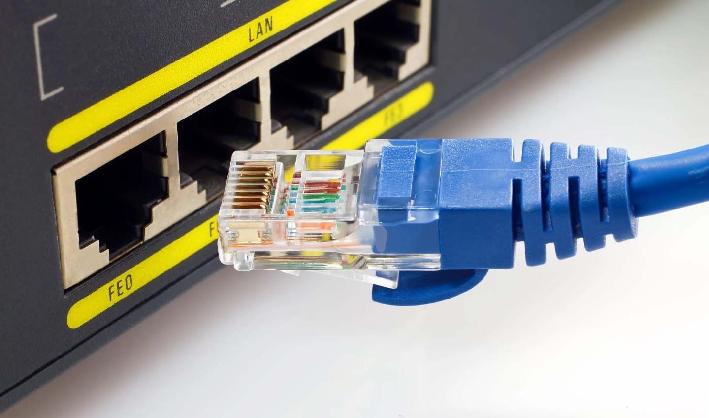 Через ethernet, сетевой кабель не работает подключение ни в одном - Сообщество Microsoft