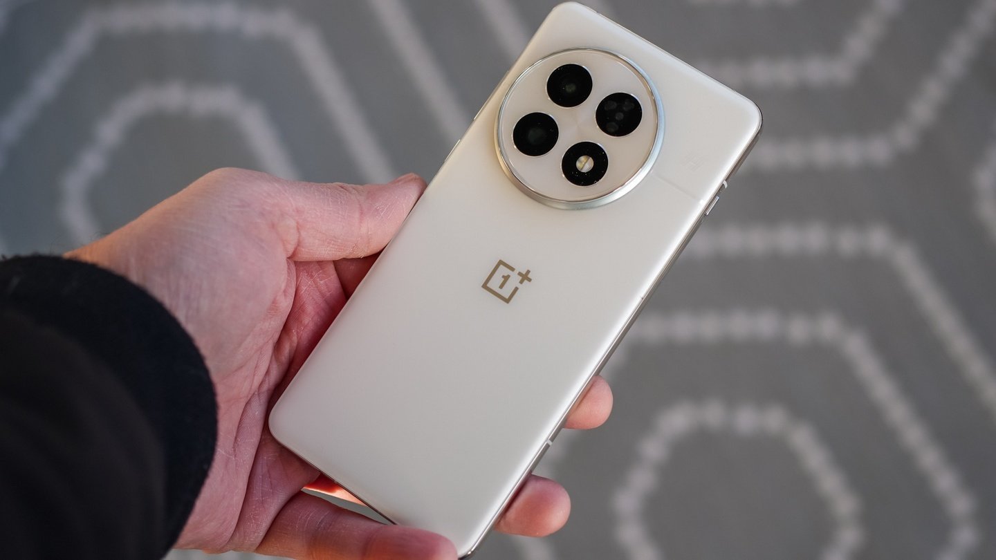 Источник изображения: PC Mag Australia / OnePlus 13