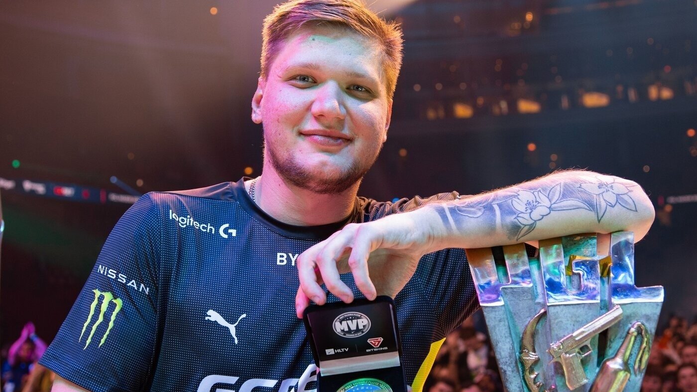 S1mple ушел из NAVI  его новой командой стала FaZe Clan
