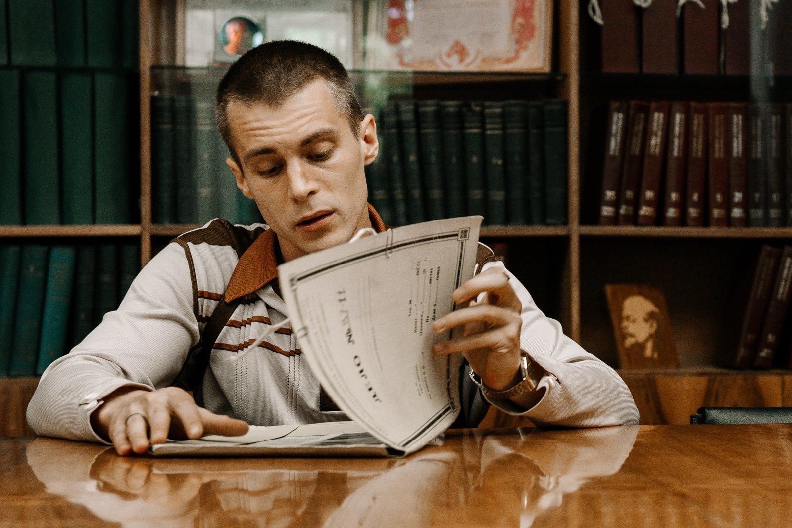 Иван Янковский в роли Евгения Бокова в сериале «Фишер»