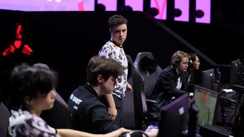 Прогноз на матч Palianytsia против Team Spirit на DreamLeague Season 24