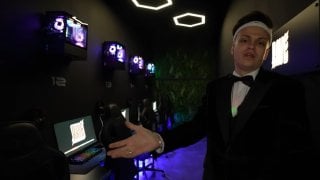 Бустер открыл свой компьютерный клуб в Москве за 50 млн рублей