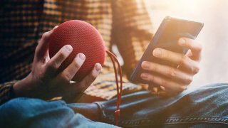 Как подключить блютуз колонку к компьютеру или ноутбуку - CQ