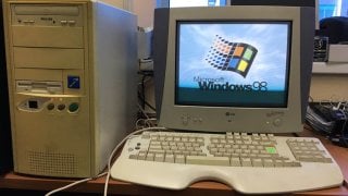 Запустить ПК с Windows 98 и сыграть в старые игры стало можно прямо в браузере