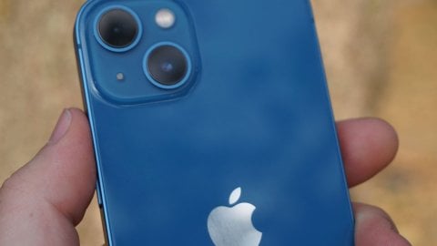 iPhone включается и выключается Причины и решения