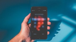 Как поставить пароль на приложение на iPhone