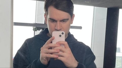 Нам дали охрану не просто так толпа школьников набросилась на Братишкина